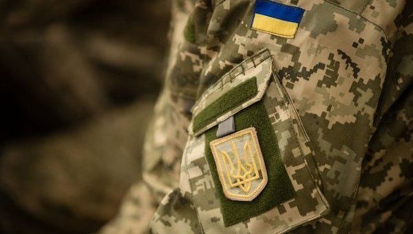 В указе определены на 2018 год такие сроки проведения очередных призывов граждан Украины на срочную военную службу: апрель - май и октябрь - ноябрь